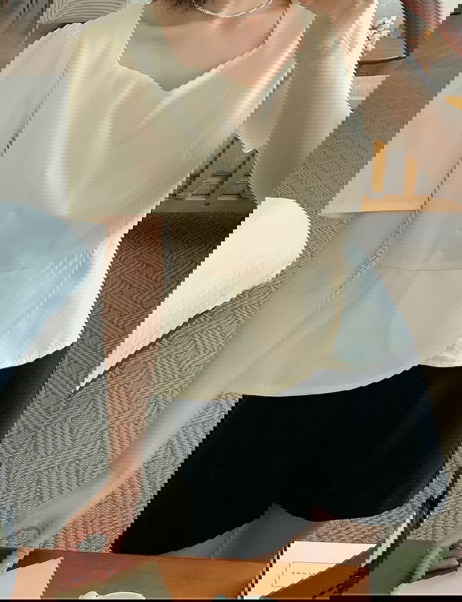 프론드밍 코튼 하트넥 페플럼 블라우스
