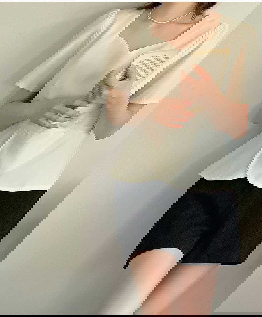 프론드밍 코튼 하트넥 페플럼 블라우스