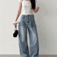 Wide denim pants with pin tucks and sturdy material