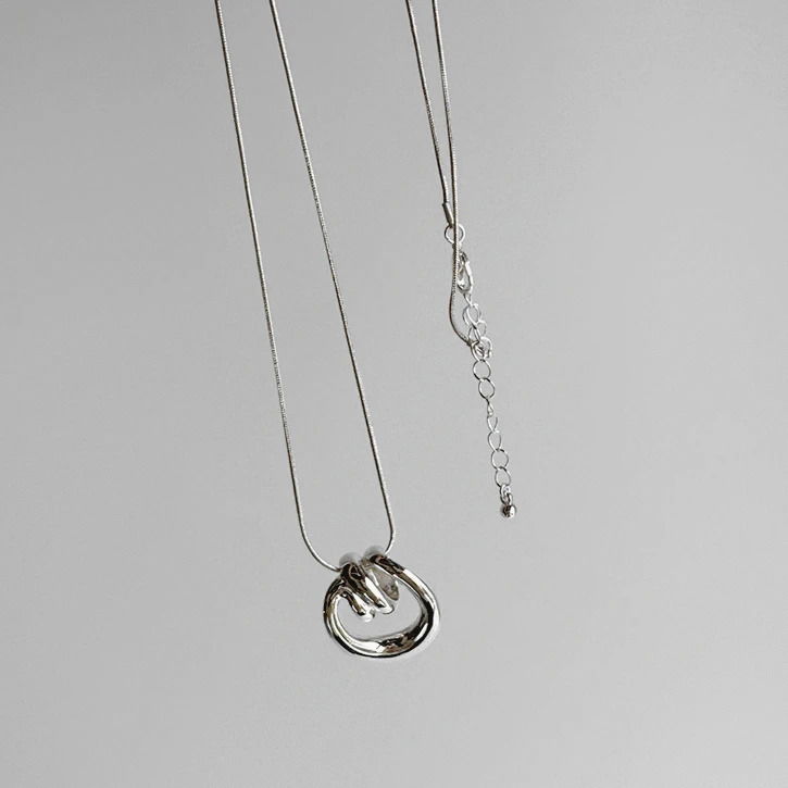 Kkwon #Bold Twisted Ring Necklace