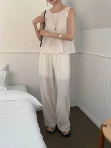Moisture Wrinkle Pants