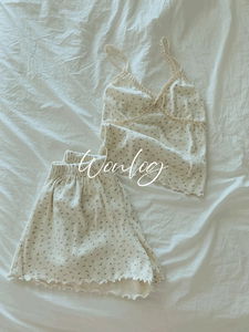 #ONEDAYWONT Daisy Lace Sleeve