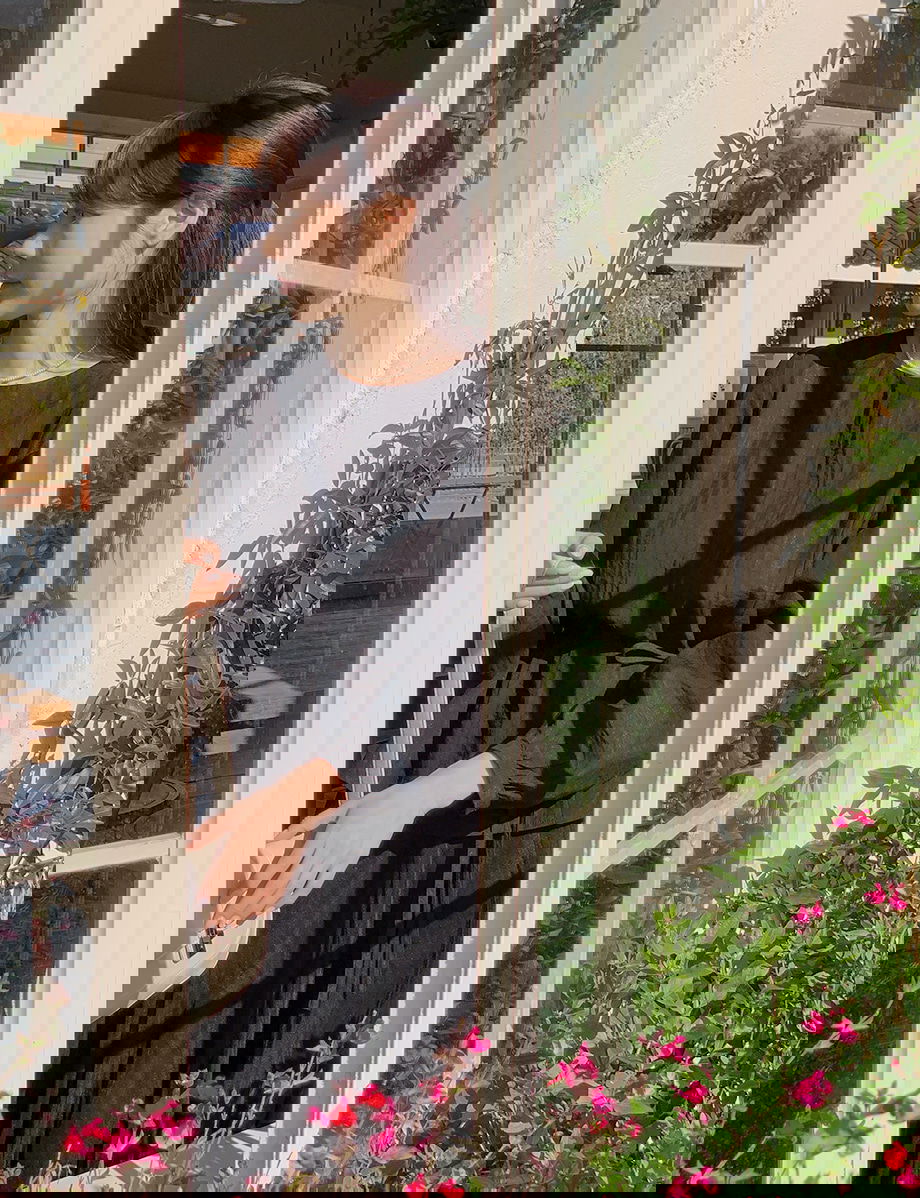리리앤코 네이브릿 린넨 리본 스트랩 블라우스