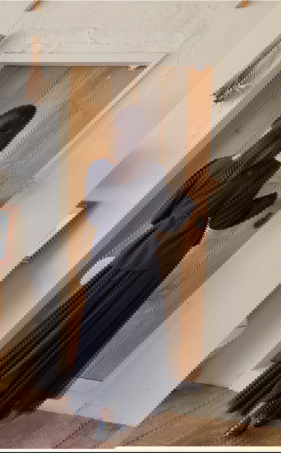 리리앤코 네이브릿 린넨 리본 스트랩 블라우스