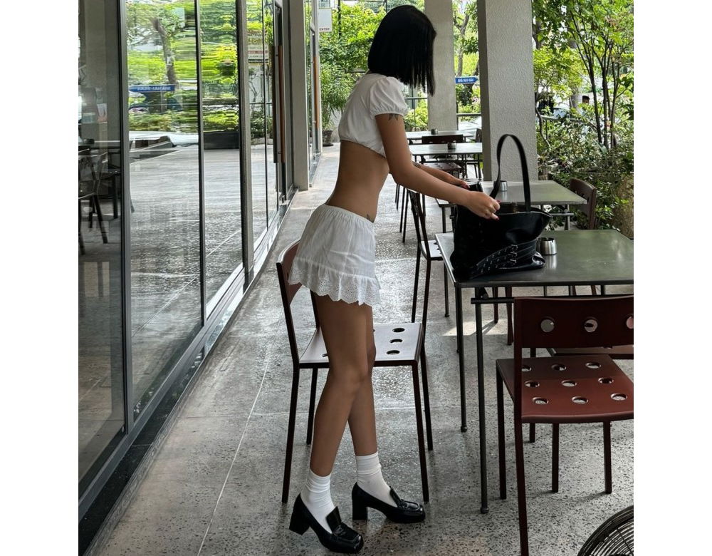 민소매 모델 착용 이미지-S1L91