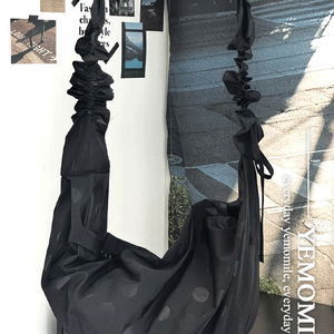 안나 도트 셔링 크로스 백