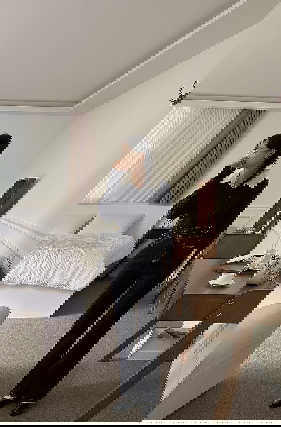 리리앤코 티버덴 스판 속밴딩 스티치 투버튼 부츠컷 데님 팬츠 청바지