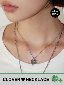 CLOVER NECKLACE