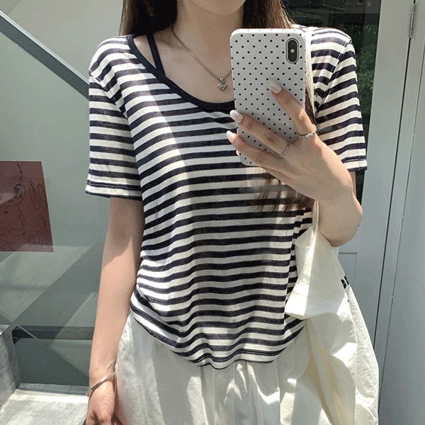 Last Round Neck Striped T-Shirt