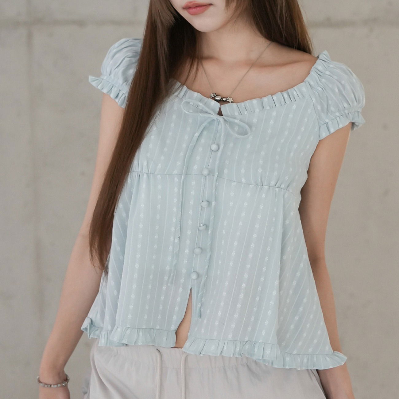 에브린 프릴 블라우스