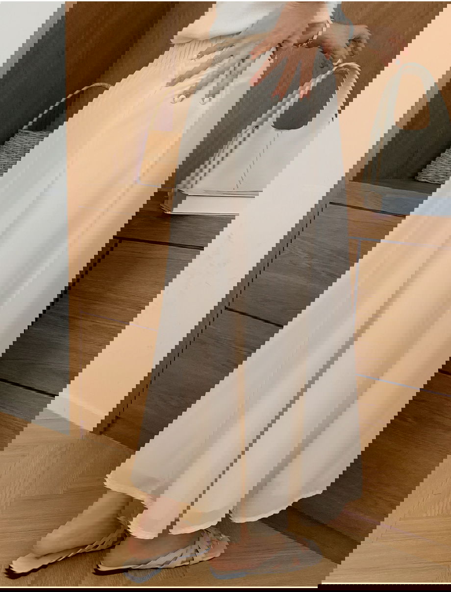 리리앤코 에슈블린 쉬폰 뒷밴딩 앞트임 롱 스커트