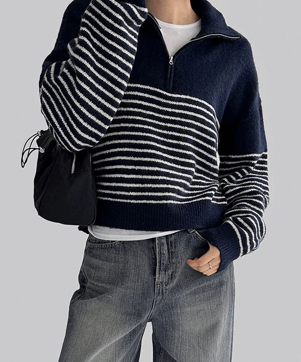 Calis Striped Zip-up Knitwear 