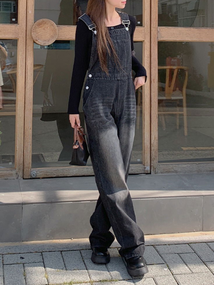 Evelydeen Faded denim suspenders wide pants