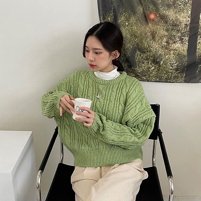 Latte Twisted Round Crop Knitwear 针织衫
