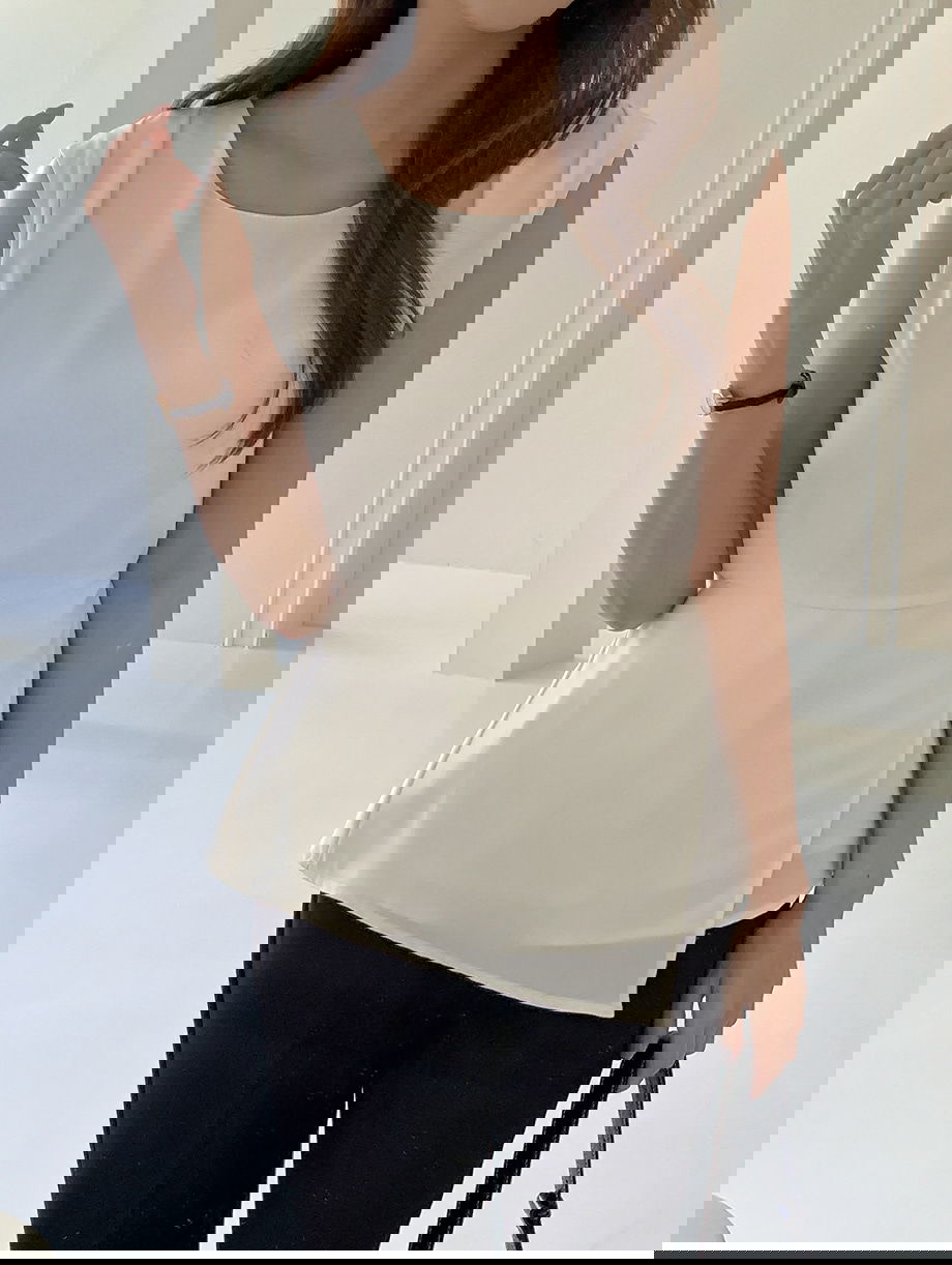 리리앤코 린브피드 핀턱 페플럼 나시 블라우스