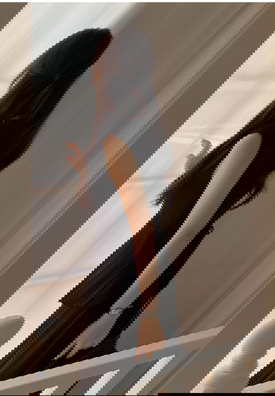 리리앤코 린브피드 핀턱 페플럼 나시 블라우스