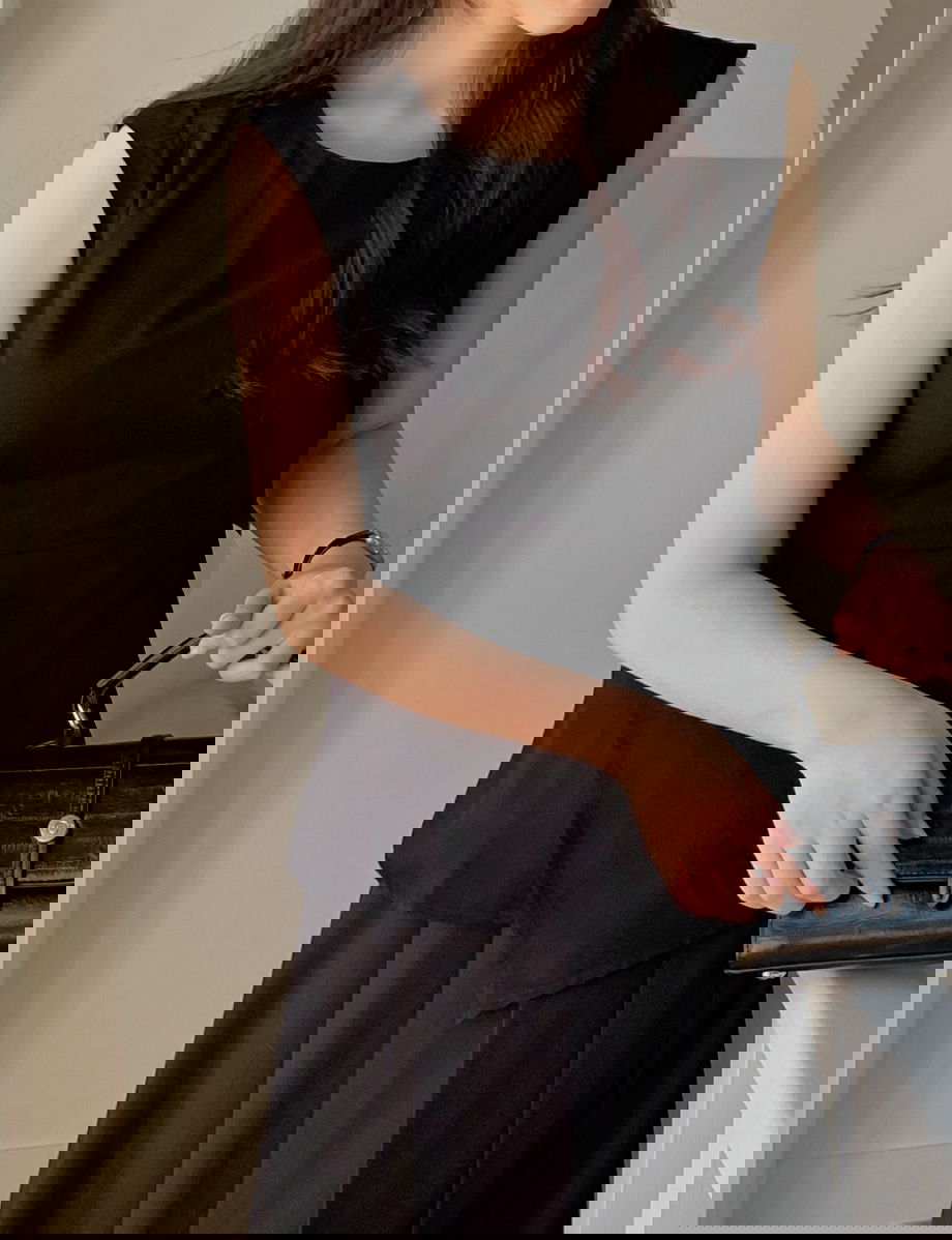 리리앤코 린브피드 핀턱 페플럼 나시 블라우스