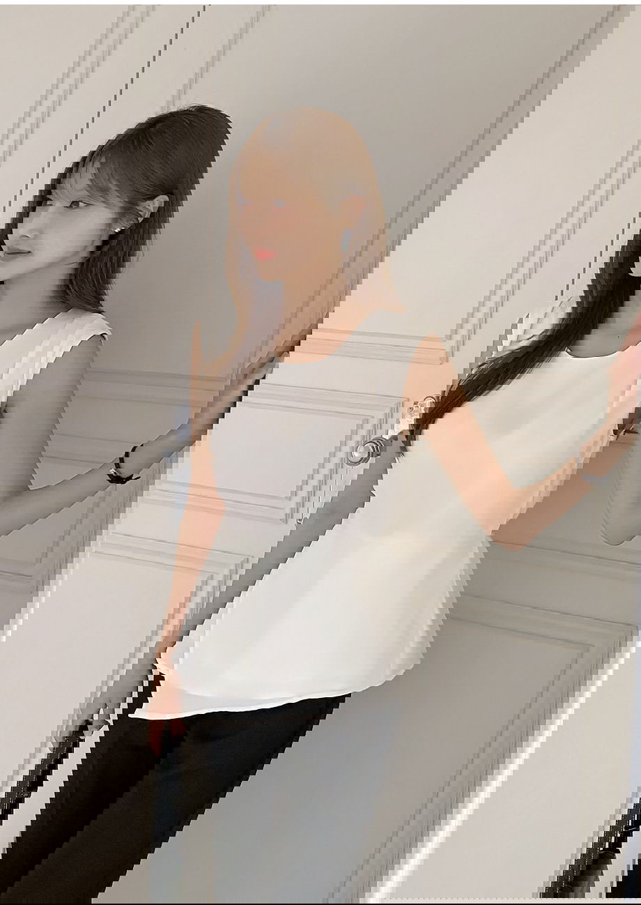 리리앤코 린브피드 핀턱 페플럼 나시 블라우스