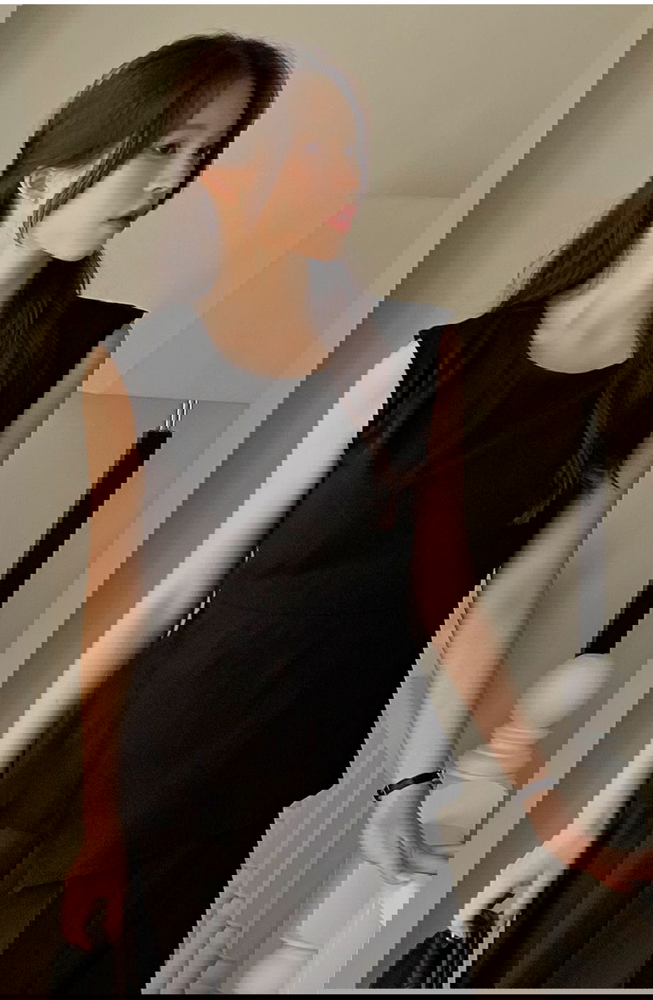 리리앤코 린브피드 핀턱 페플럼 나시 블라우스