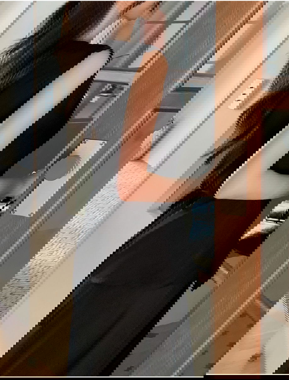 리리앤코 린브피드 핀턱 페플럼 나시 블라우스