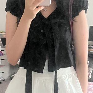 Loha tie string puff short sleeve blouse