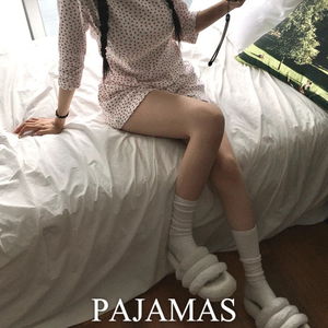 시리얼 도트 파자마 세트