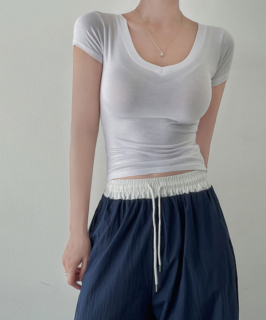Riaz Summer Basic V-Neck Slim Crop Short Sleeve T-Shirt