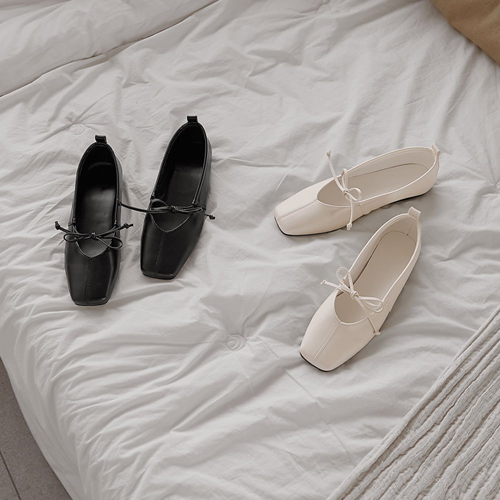 Eirin ribbon strap flat shoes