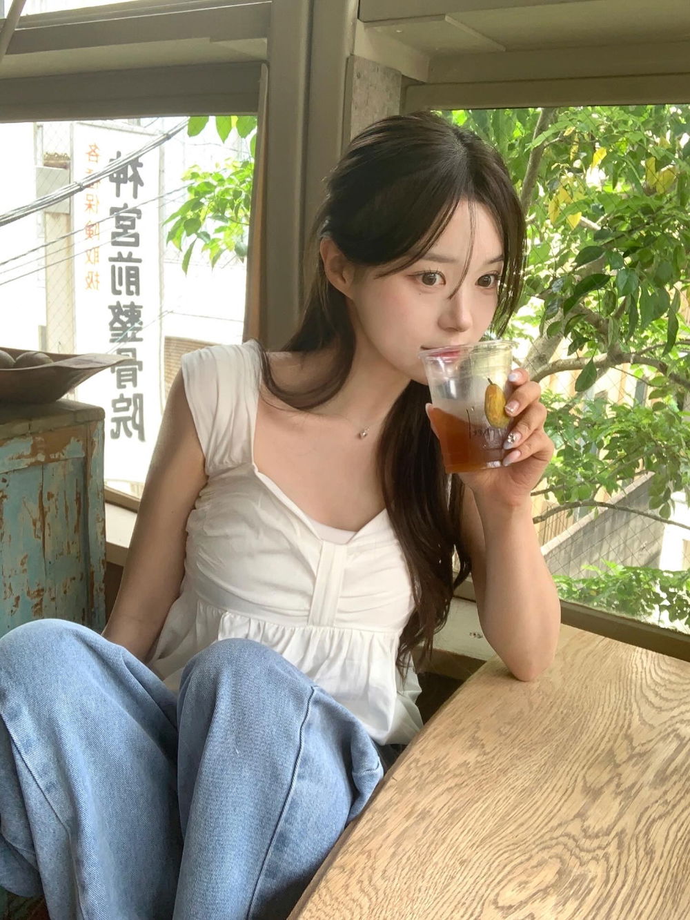 민소매 모델 착용 이미지-S6L1