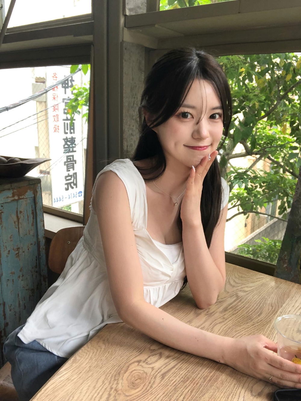 민소매 모델 착용 이미지-S6L9