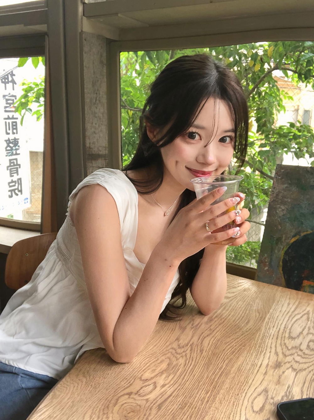 민소매 모델 착용 이미지-S6L5