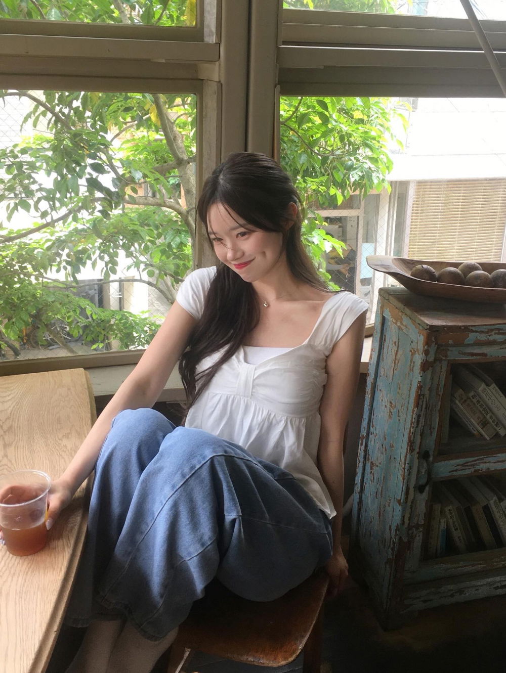 민소매 모델 착용 이미지-S6L7