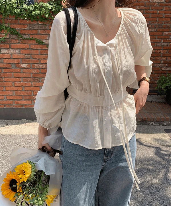 Leronde wrinkle shirring string long-sleeved blouse