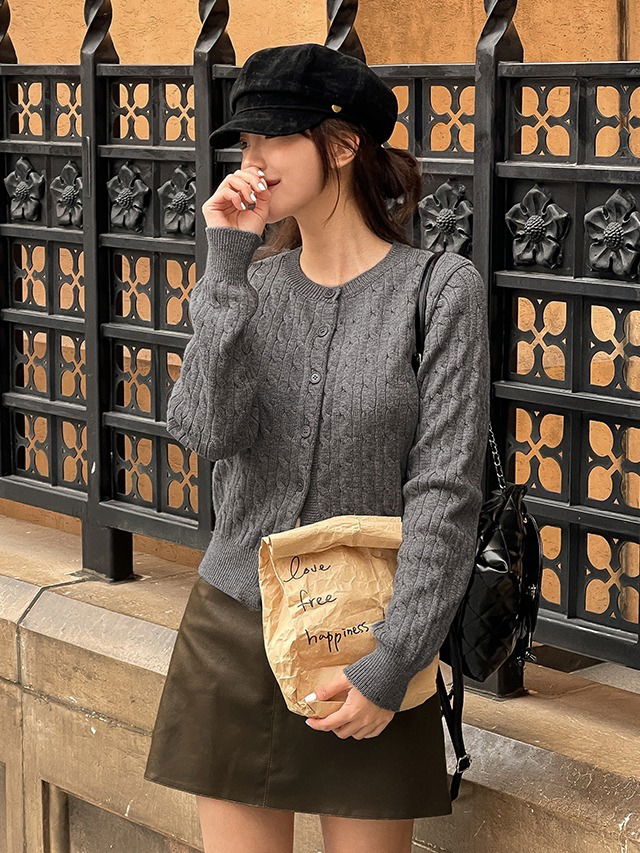 55-66 Wiglet Basic Color Round Twisted Long Sleeve Knitwear Cardigan