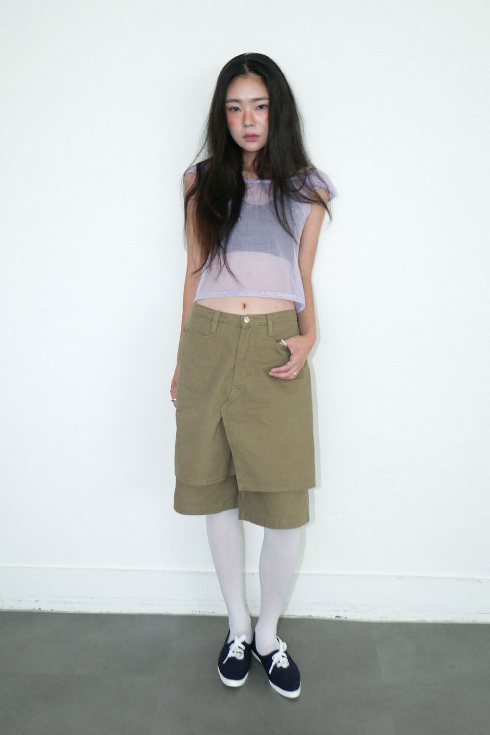 반바지 모델 착용 이미지-S1L10