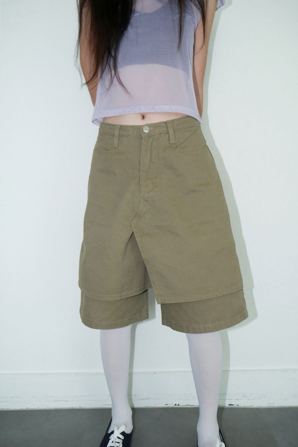 반바지 모델 착용 이미지-S1L12