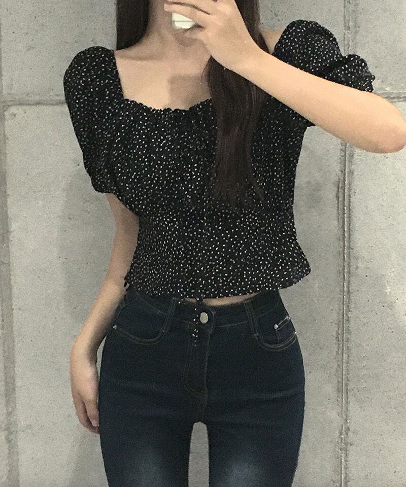 Weekly Dot Shirring Crop Short Sleeve Blouse