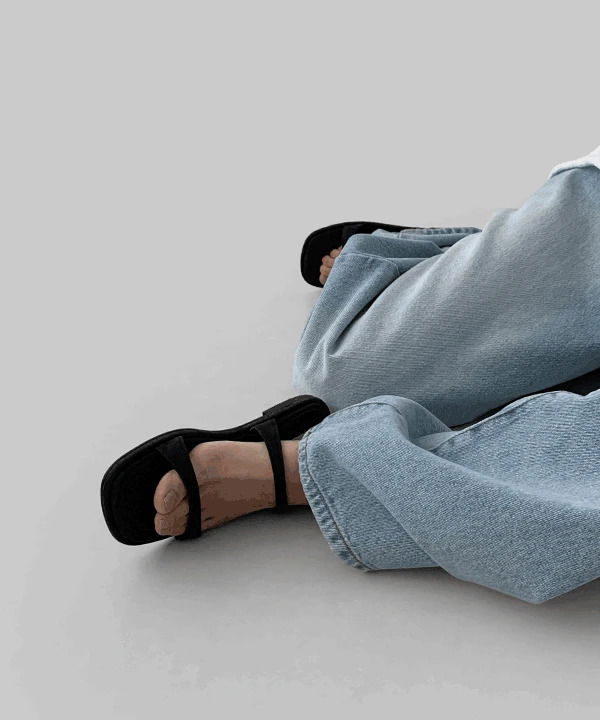 Formant Square Strap Slippers