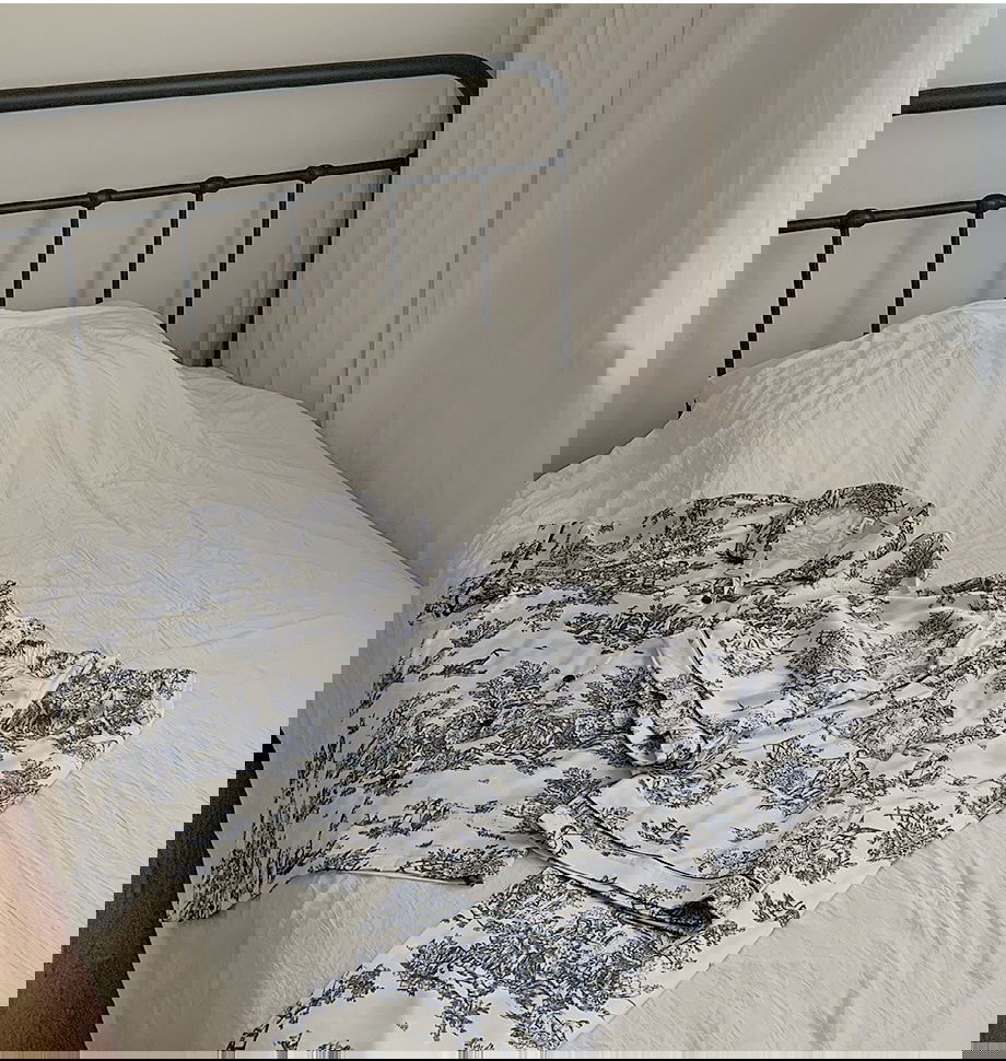 리리앤코 마쥬데앙 실크 배색 파이핑 밴딩 잠옷 세트