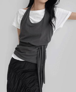抓褶綁帶露肩無袖上衣