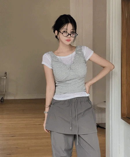 (레이어드/부유방커버) 뮤에즈 여름 브이넥 프릴 셔링 민소매 나시 티셔츠