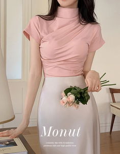 Monute Half-Neck Uneven Shirring T-Shirt