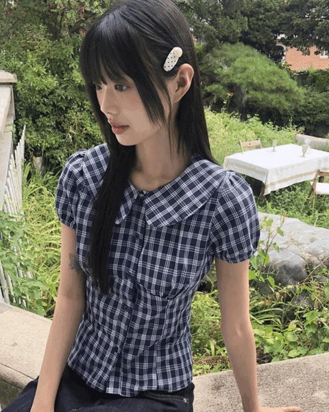 와든 라운드 카라 퍼프 체크 블라우스