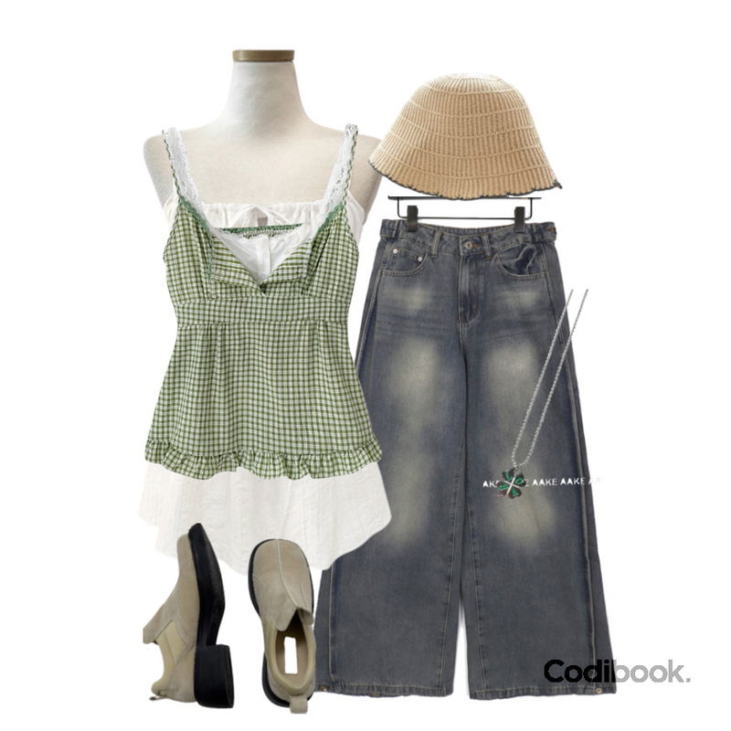 inchant me 쿠크 스웨이드 청키 스니커즈 (2C),Dayroze 리아 리본 셔링 나시 블라우스 (4color),viewlap 여름 배색 뜨개 니트 라탄 벙거지 버킷햇 3color등을 매치한 코디