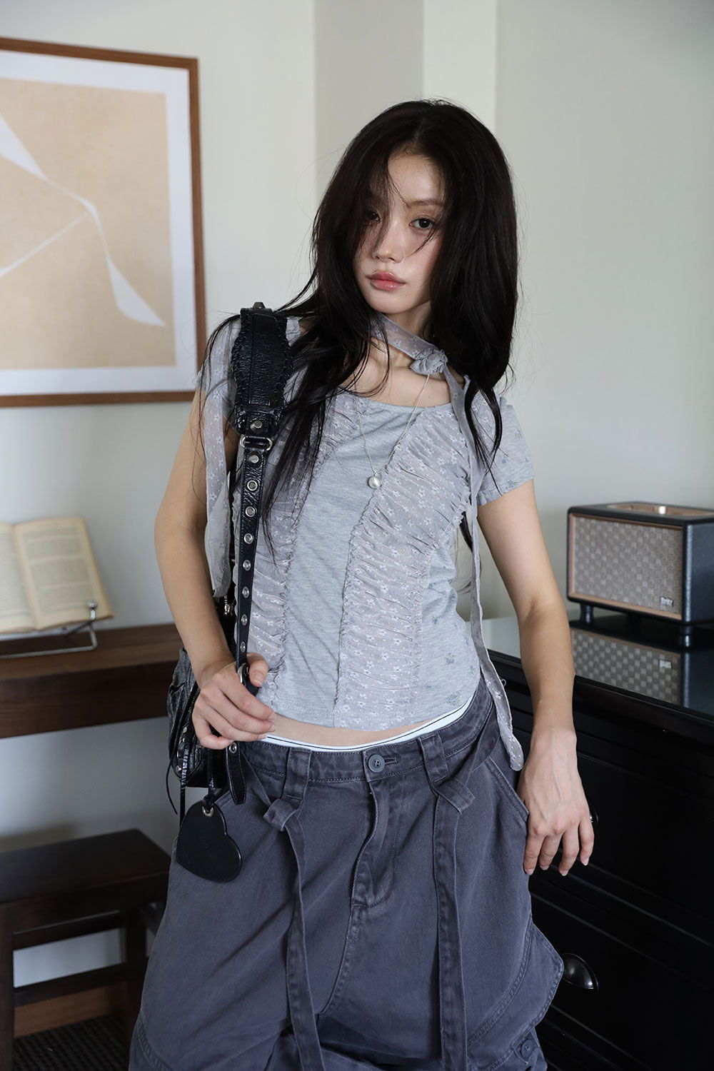 블라우스 모델 착용 이미지-S1L31