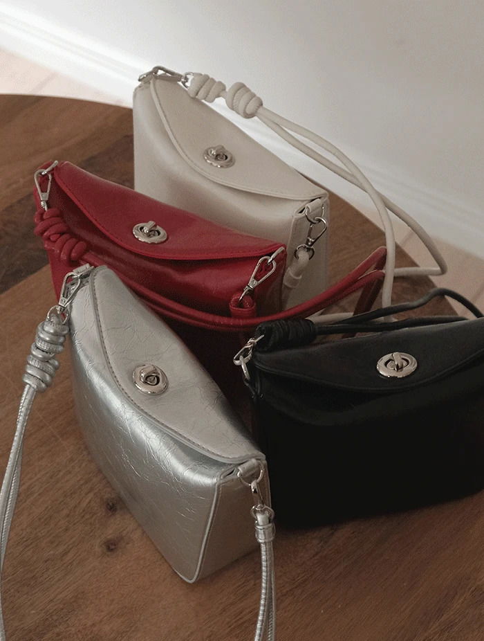 2wayストラップ調節バックルクロスバッグ