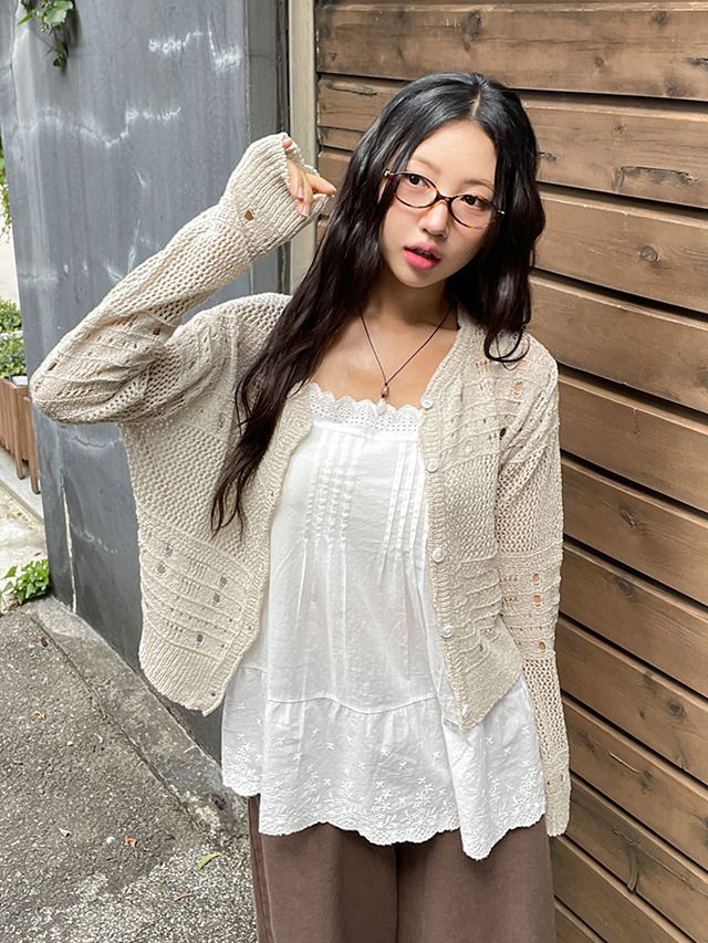 55-77 質感鏤空半短版長袖針織外套