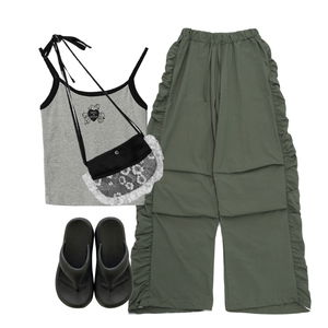 pants,sleeveless,sandals 코디