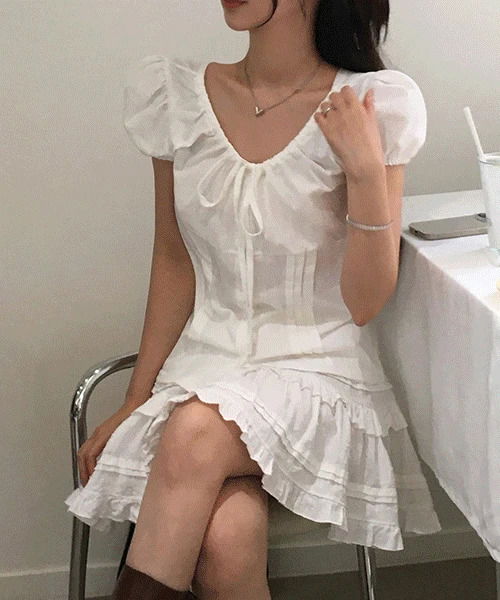 純白優雅V領荷葉邊襯衫