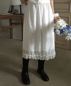 Fururu lace skirt
